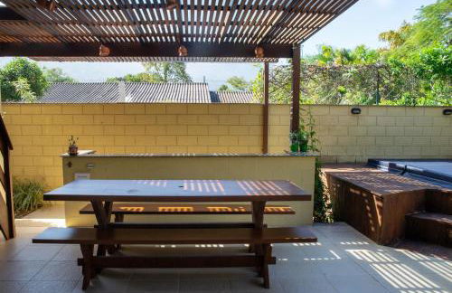 Casa Espetacular com Jacuzzi Churrasqueira e WIFI - Foto 11