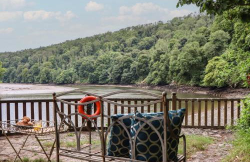The Sharpham Boat House - Photo 7