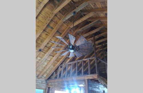 Hoot Nanny's Rustic Cabin on Mossy Creek - Foto 4