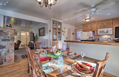 Walk to Lake Rustic Home with Deck in Fawnskin - Foto 8