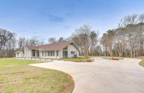 Peaceful Longview Home with Pond, 6 Mi to Downtown! - Foto 36