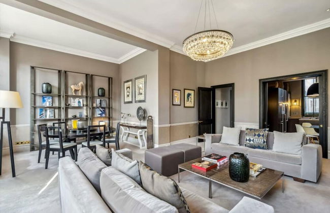 Knightsbridge Flat 3 Bed - Photo 3