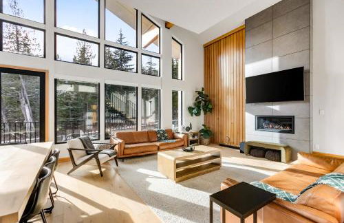 LUXE Hyak Retreat with Sauna, Hot Tub, Game Room, 6BR - Foto 58