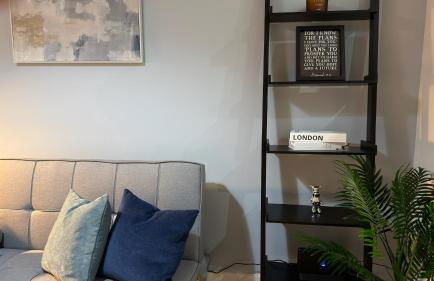 Home Near Etihad, Free Parking, Workplace & Garden - Foto 6