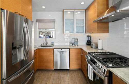 Newly Renovated 3BR Modern Apt in Heart of Ocean Beach - Foto 3