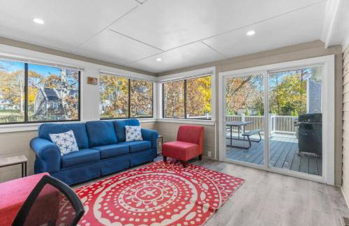 Cozy Spacious Home Walk to the Beach and 1 Mile to Downtown Hyannis - Photo 8