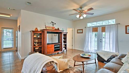 Walk to the Waves! Pass Christian Beach Retreat - Foto 4