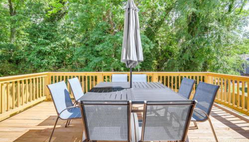 Family-Friendly Deck and Yard Modern Decatur Home - Foto 2