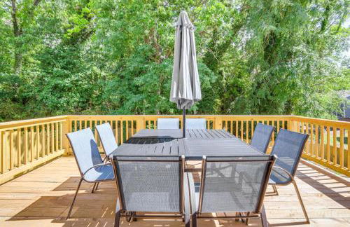 Family-Friendly Deck and Yard Modern Decatur Home - Foto 2