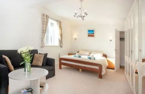 3 Bedroom Bungalow with great Sea Views, Private Hot Tub & Gardens - Foto 3