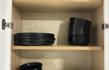 Luxury 4BR Retreat 10 Mins to Downtown & Lake - Photo 8