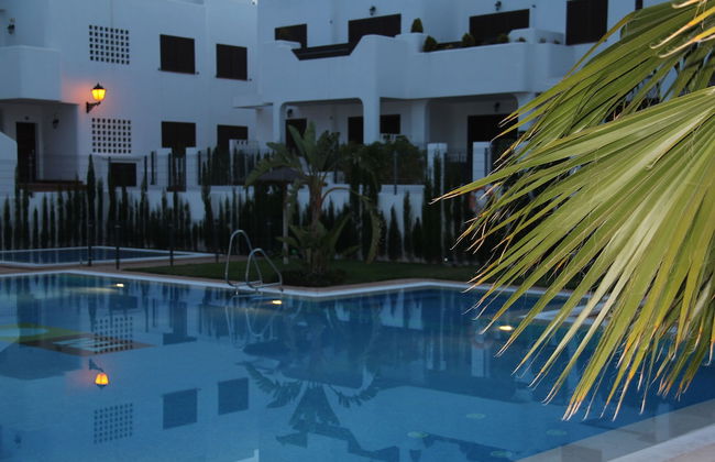 2 Room, Sleeps 4, Parking, 4 Pools, Sea 1st Line - Foto 18