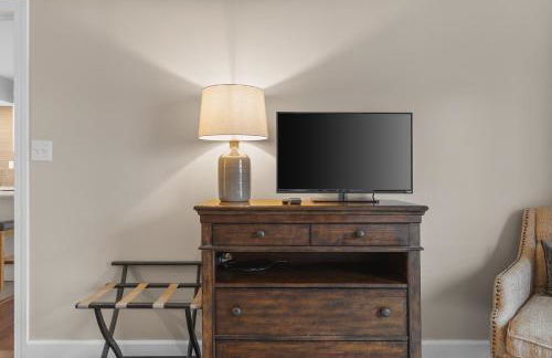 On Famous Music Row - Pool, Parking, Walk to Bars - Foto 32