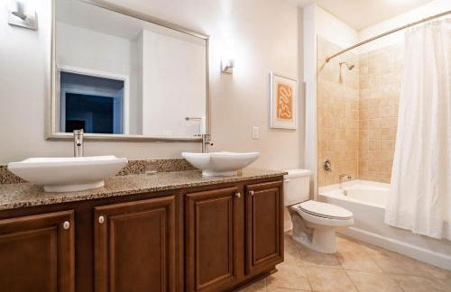 Landing Stunning 2BD Pool Courtyard - Foto 15