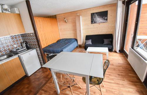 Le Relai S34 - Grand et lumineux studio avec coin montagne 4-6 pers avec WIFI, 50m des pistes, grand balcon exposé SUD, DRAPS NON COMPRIS - Foto 3