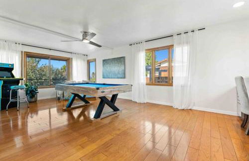 Majestic 5BR Villa with Guesthouse, Pool & Spa - Foto 43