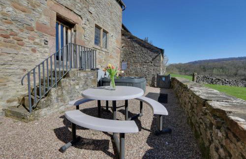 Derbyshire Chapel for 6 at Harthill Hall private hot tub 8am - 10pm plus private daily use of indoor pool and sauna 1 hour - Photo 2