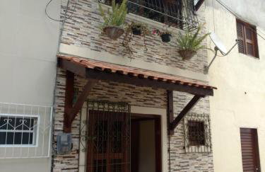 LINDO CHALÉ NO CENTRO DE GUARAMIRANGA - Foto 1