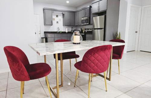 Beautiful Apartment 9 min to Mercedes Outlets - Foto 13