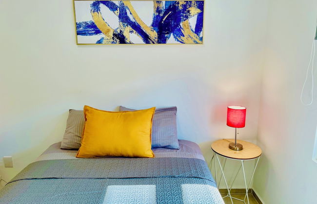 Cozy 2-bedroom Apartment With Amenities - Photo 3