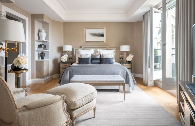 Four Seasons Hotel George V - Photo 16