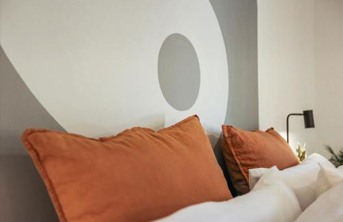 The YinYang - King Bed , Workspace , Full Kitchen - Foto 26