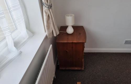 Entire 3 bedroom home with Parking in Welling, London, UK - Photo 37