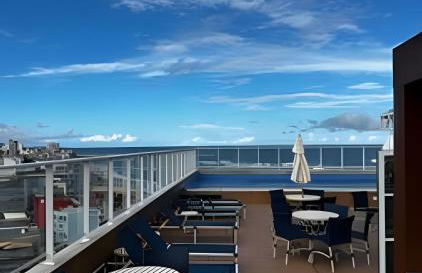 Lindo Studio em frente a praia - Foto 2