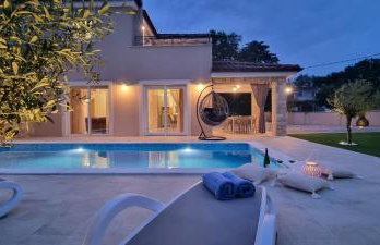 Villa Lukas&Ana s bazenom,dječjim igralištem - Photo 1