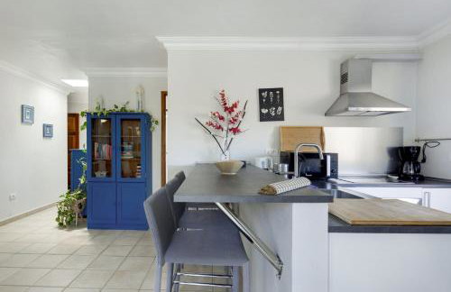 El Almendro - Photo 2