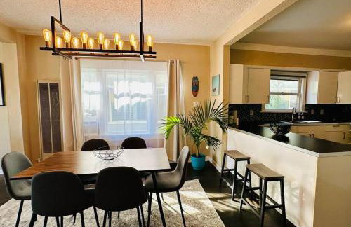 3-Bedroom, Prime Location, Private Backyard! - Foto 17