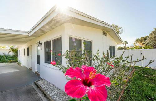 Cozy Beach Walk Home 3BR 2BA + Priv Yard + SmartTV - Foto 22