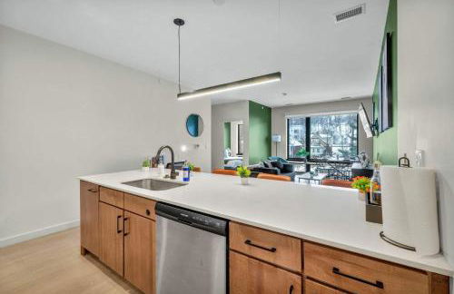 Little Italy & CWRU w King BedGymParkingWD - Foto 17