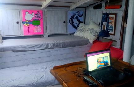 Tu casa flotante en Sevilla! Barco en alquiler en el Guadalquivir - Photo 16