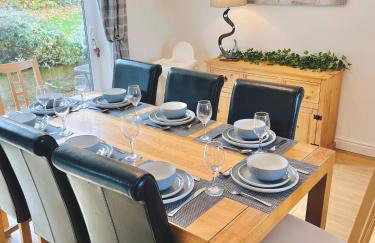 Lovely 4-bed home sleeps 8 Nr Bolton Stadium & M61 - Photo 6