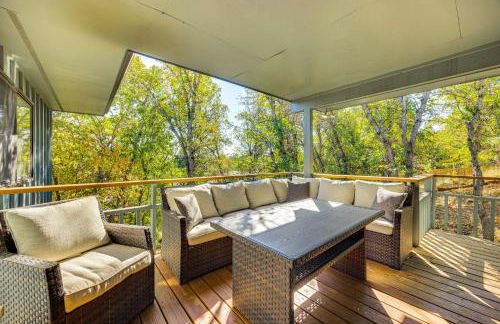 5 Mi to Area Attractions Home with Indoor Hot Tub - Foto 3