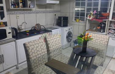 Casa com piscina e ar em todas as pecas - Foto 8