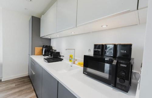 Stylish Skyline Apartment - 2 Bed, 2 Bath, Gym, Concierge in City Centre - Foto 39