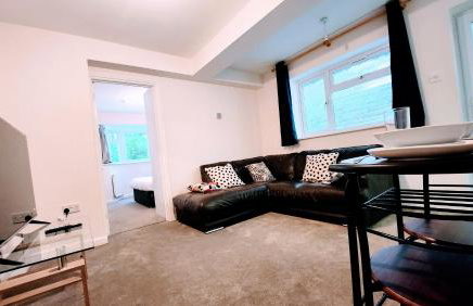 1 Bedroom Annex - Close to Frimley Hospital - Private Entrance - Foto 15