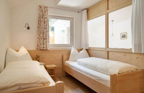 Kreuzwegerhof Nals - Historic Nature Stay with Pool near Meran & Bozen - Photo 35