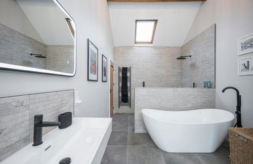 The Pool House - 4 En-suite Bedrooms - Wood Burner - Foto 40