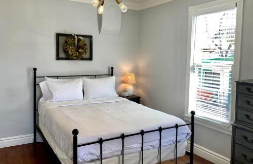 The 1900 House 1 Block From DT - Foto 8