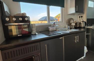 Welsh Bayview Retreat 2-Bed Caravan & 2-Bed Chalet at Clarach Bay Holiday Village - Foto 64