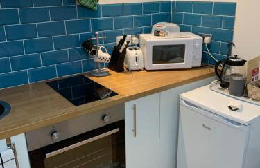 Comfy New Self Contained 1 Bed Flat - Modern! - Photo 14