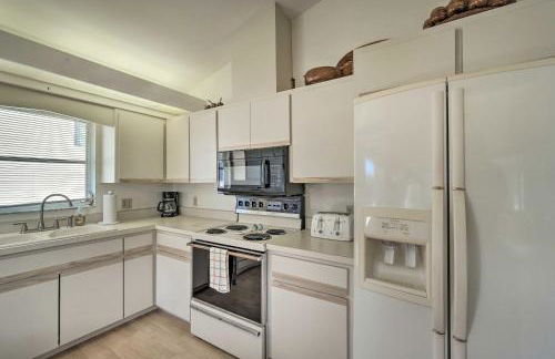 Canalfront Home with Private Dock - 5 Mi to Beaches! - Foto 14