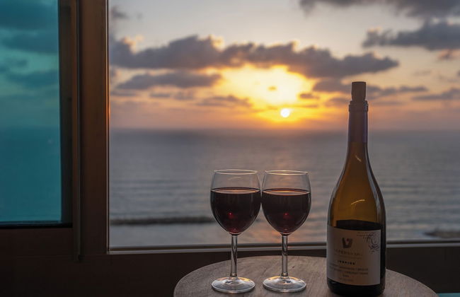 Panoramic Sea View Luxury Suite - Photo 30