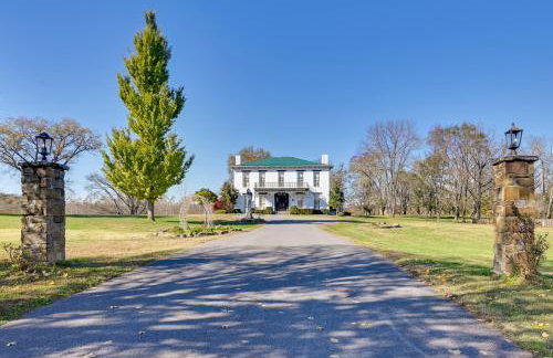 Walk to Golf Course Spacious Rough River Retreat! - Foto 1