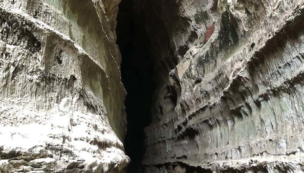 Aroe Jari Cavern & Lagoa Azul Cave Hiking Tour - Photo 5