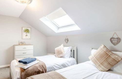 Tigh Na Mhor , Hot Tub , Games Room , 5 Bedroom ,Sleeps 13 , Large Villa - Photo 25