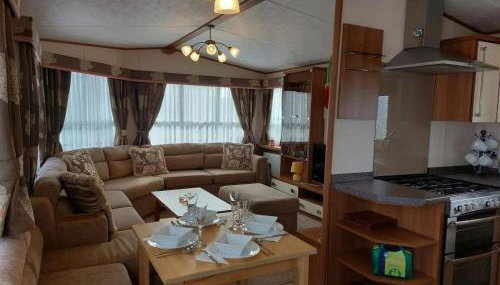 Cosy Caravan With Side Decking At Felixstowe Beach Holiday Park Ref 55012Sw - Foto 2